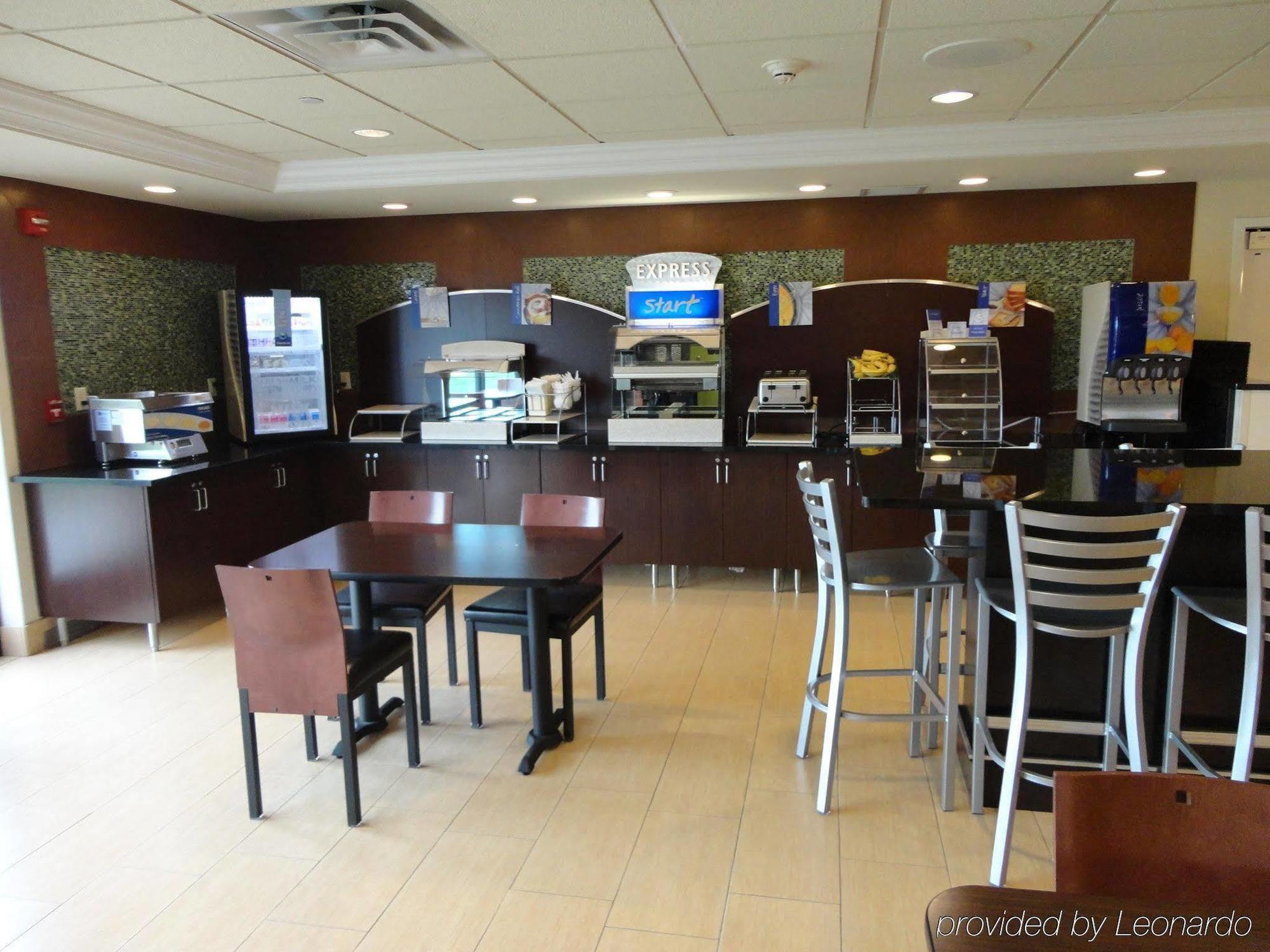Holiday Inn Express Hotel & Suites Rogers By Ihg Exteriér fotografie